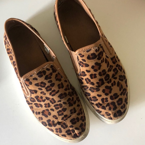 GAP Shoes - Cheetah Print Slide on Sneakers